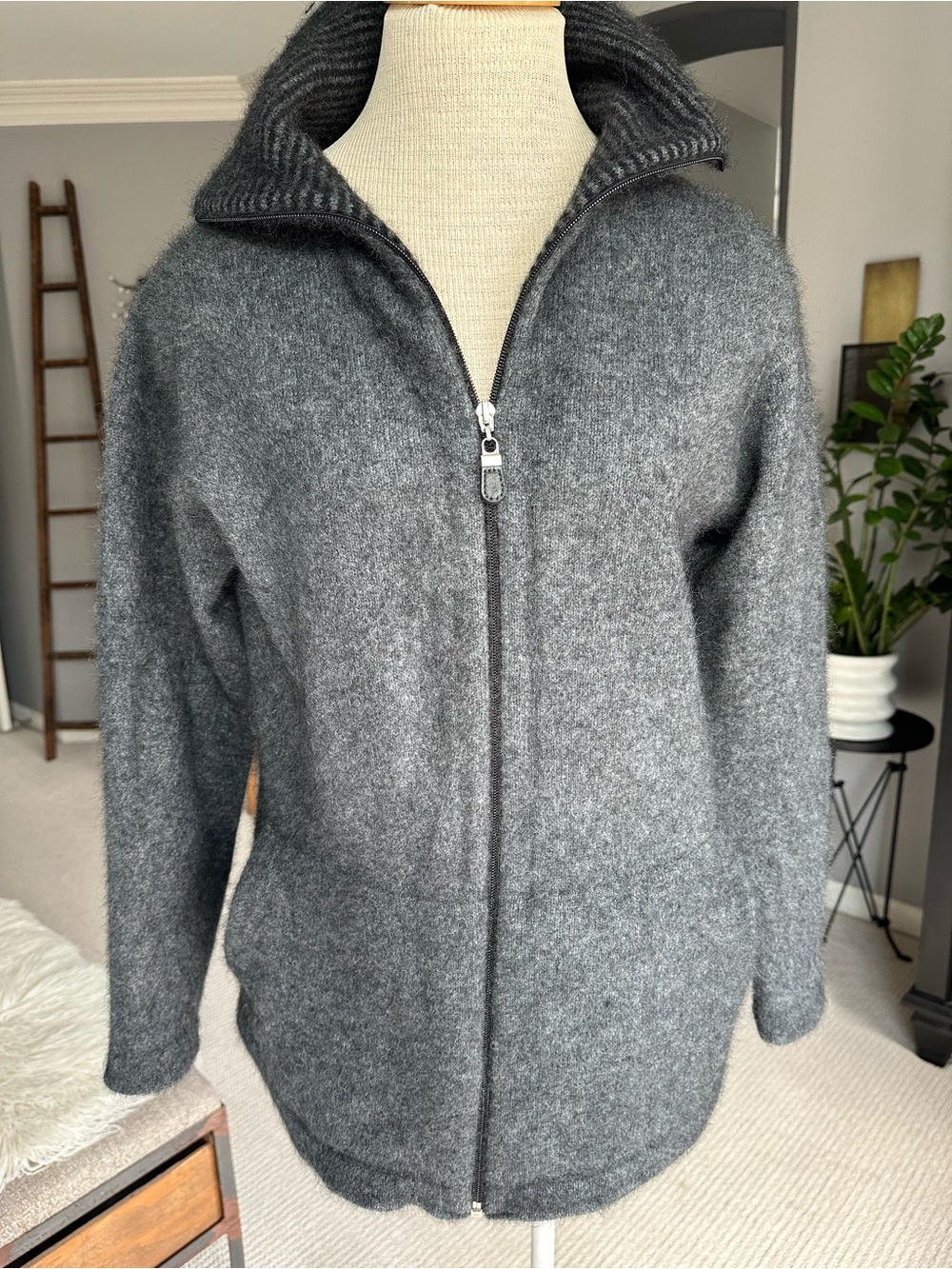 LOTHLORIAN Luxury Possum/Merino Knit Sweater - Charcoal Gray, size large - Picture 5 of 16